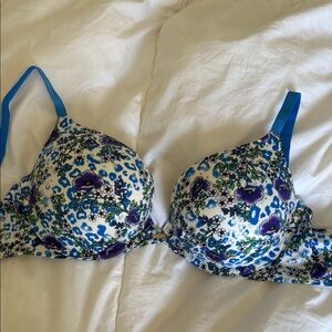 NWOT Victoria's Secret Blue and White Floral Bra